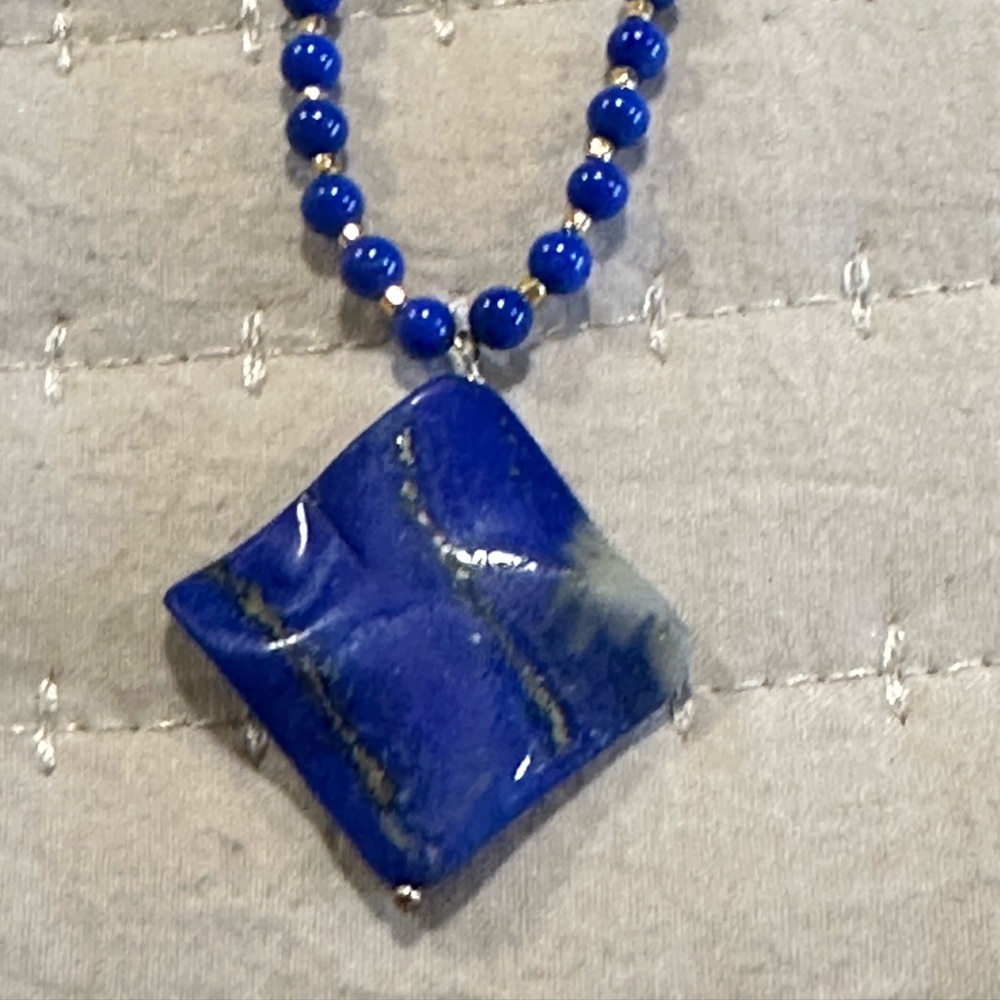 Beautiful Lapis and gold necklace